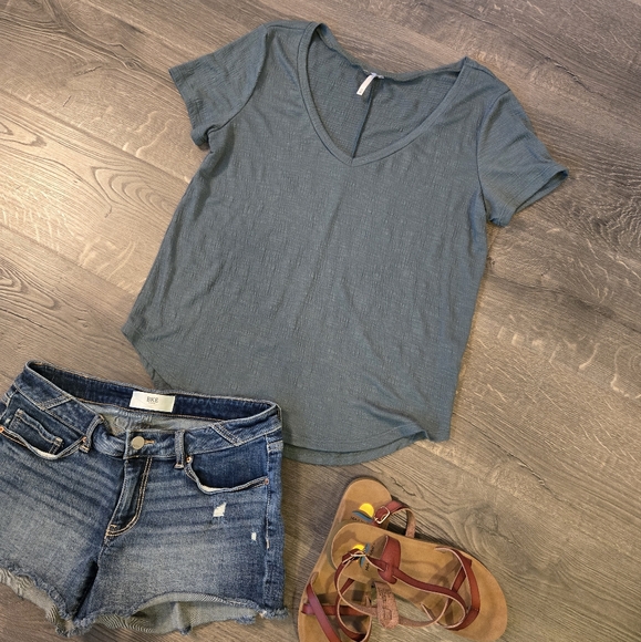 BKE Tops - BKE core shirt